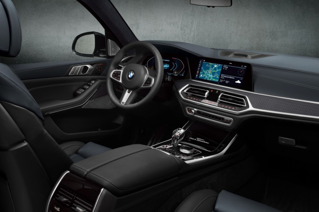 P90386164_highRes_bmw-x7-edition-dark- (1).jpg