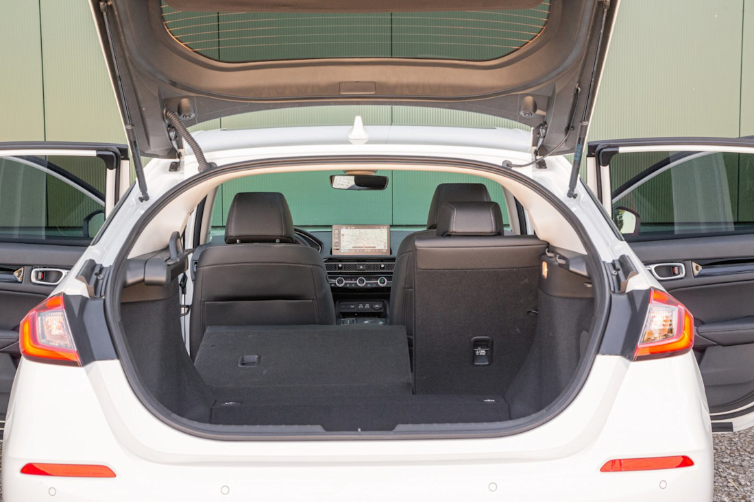 honda-civic-ehev-seat-leon-15-tsi-2022-7.jpg