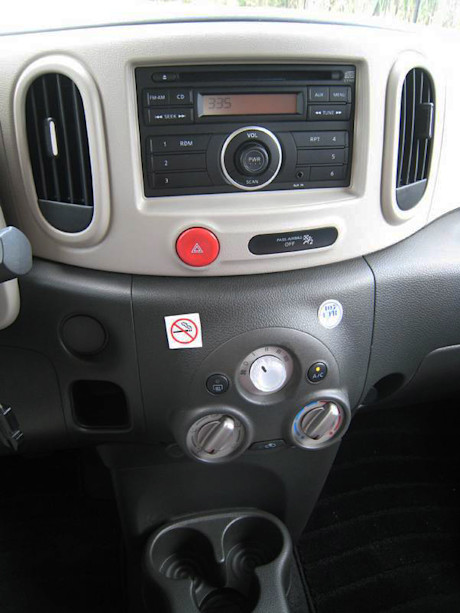 Editorial 2009 nissan cube 18 s jm 01