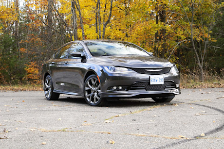 Editorial 2016 chrysler 200s awd jw 00