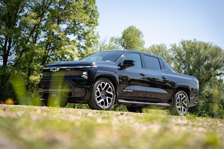 Editorial 2024 chevrolet silverado ev jw 1