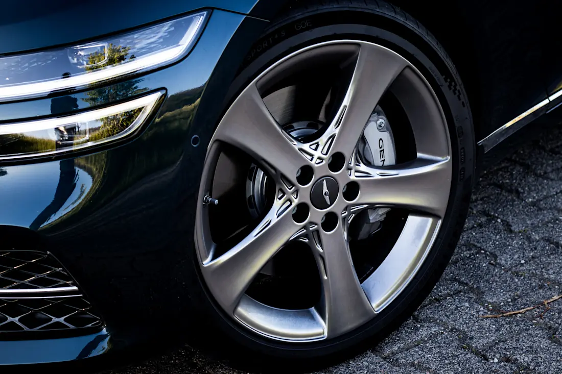 Genesis G80 2.5T Wheel 1 Genesis G80 2.5T Wheel 1