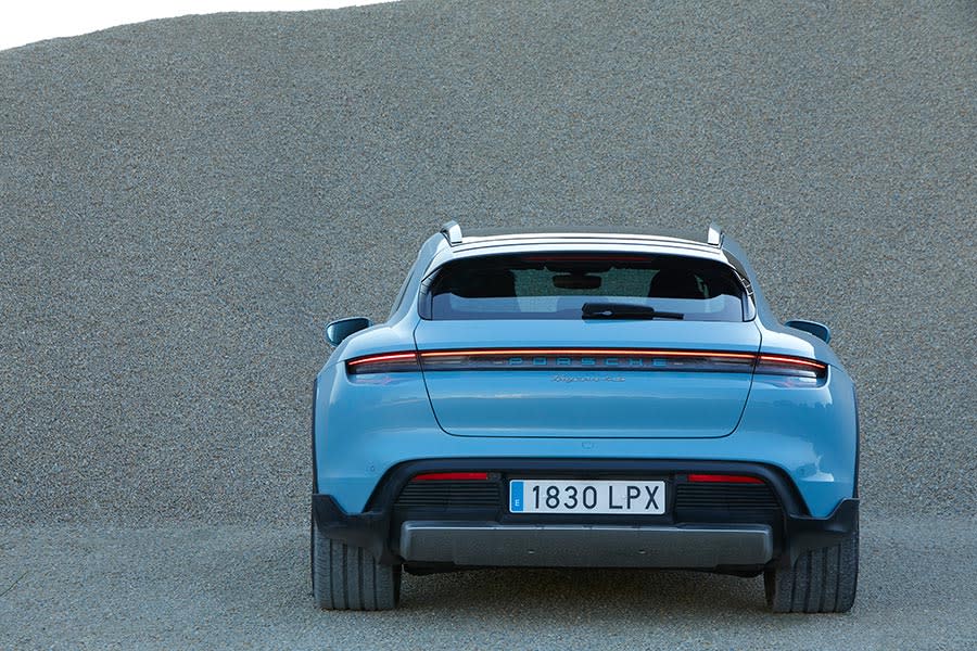 PORSCHE-TAYCAN-CROSS-TURISMO-053.jpg