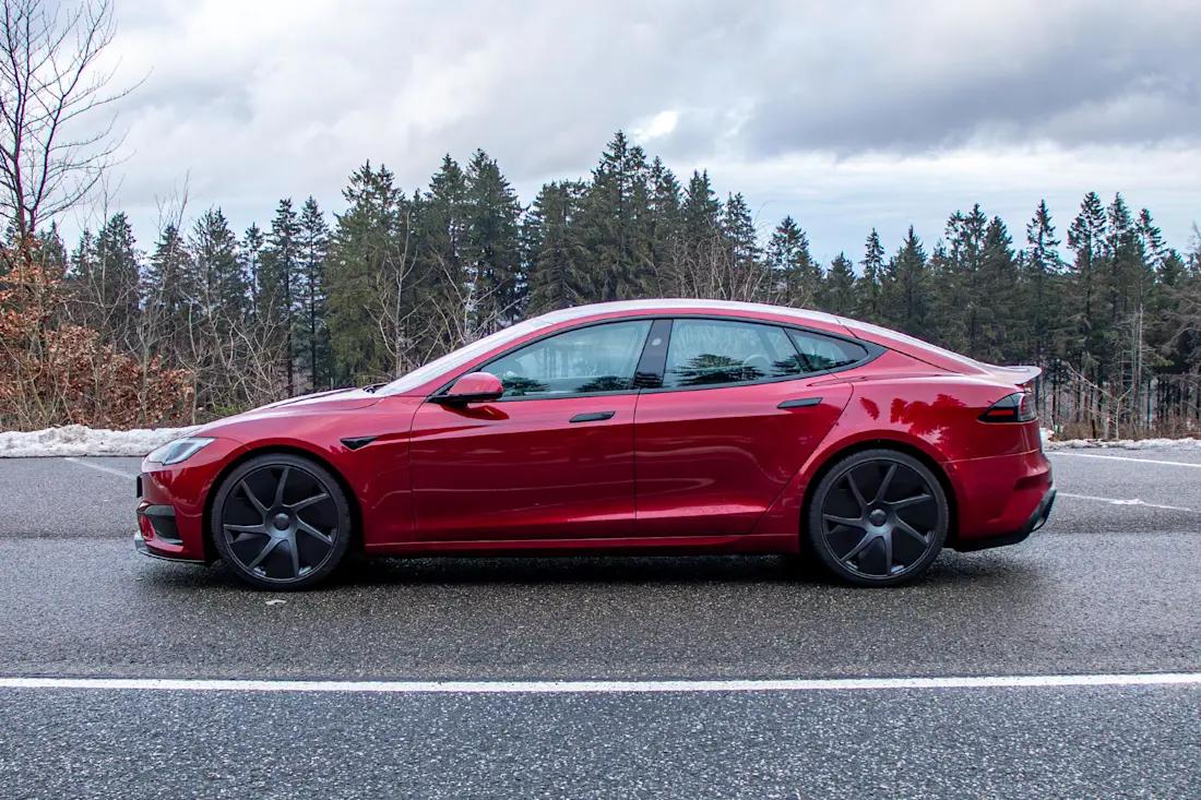 tesla-model-s-plaid-2026-seitenansicht