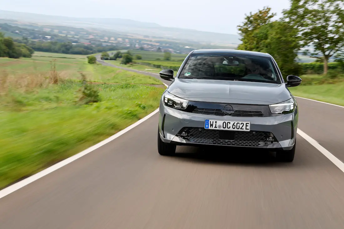 Opel Corsa Electric (2023) dynamic, front view Opel Corsa Electric (2023) dynamic, front view