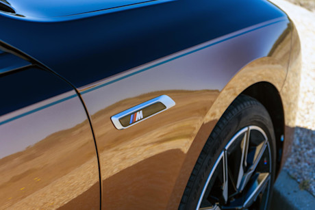 Editorial 2024 bmw i7 m70 fd 231001 07 kd