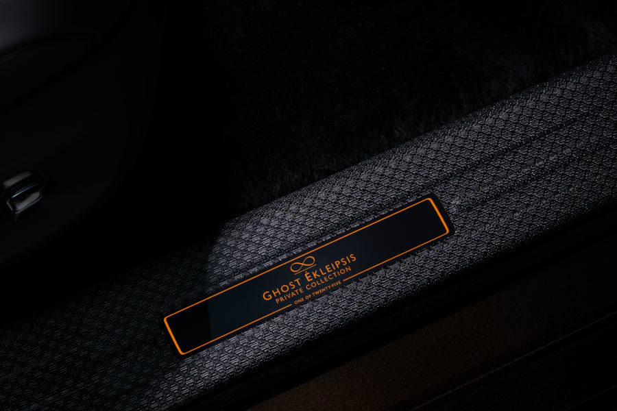 Rolls-Royce-black-Badge-Ghost-Ékleipsis (6).jpg