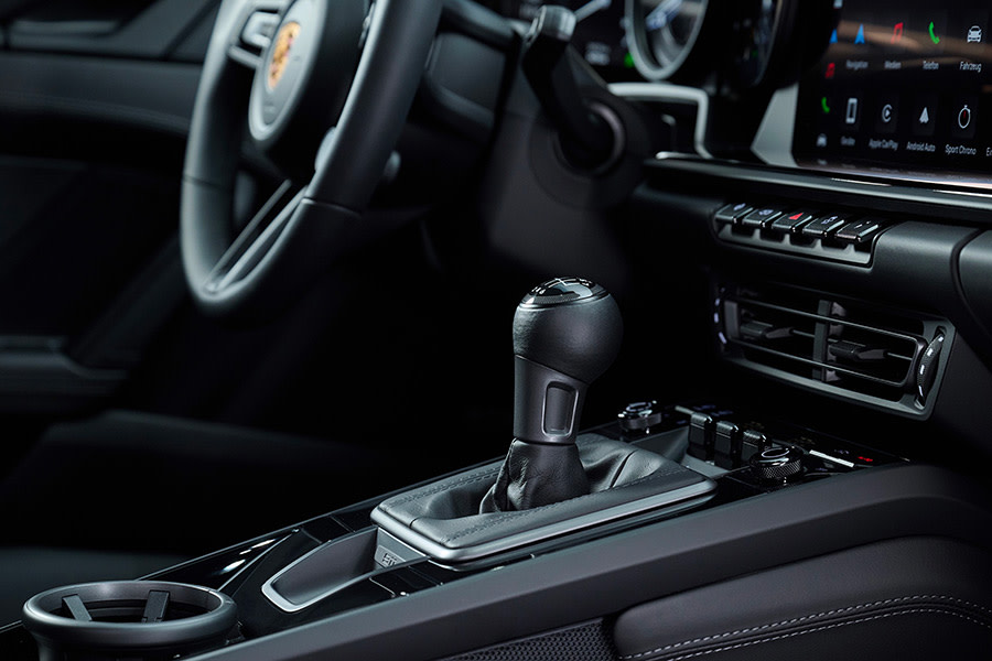 Porsche-911-T-2022-interior-autoscout24 (19).jpg