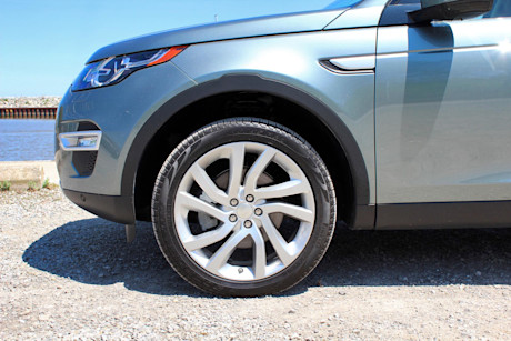 Editorial 2015 lr discovery sport hse luxury pb 05