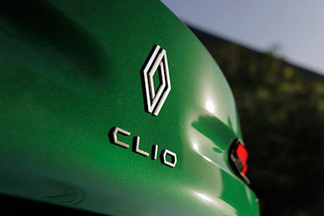 BEBE20260312 Renault Clio Video header