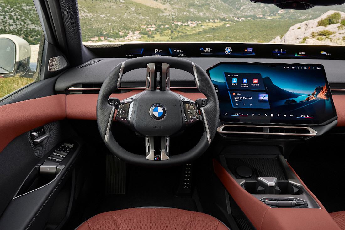 BMW-Serie-3-2027-interior (3).jpg