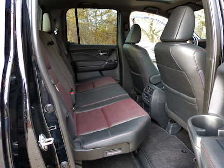 Editorial 2018 honda ridgeline black edition 11 jb