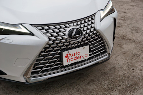 Editorial 2023 lexus ux 250h elegance special edition 07 di