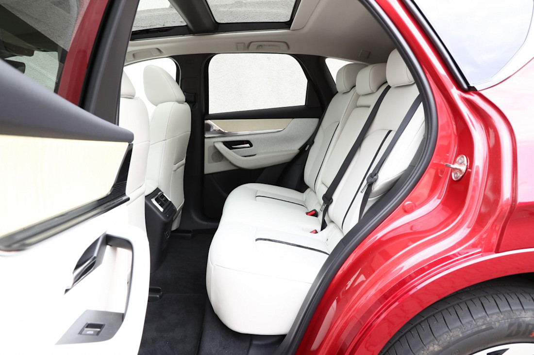 mazda-cx-60-volvo-xc60-2022-8.jpg