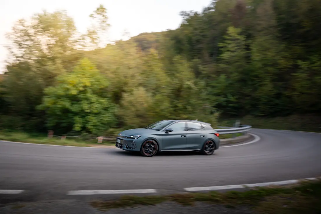 Cupra Leon hybrid dynamic
