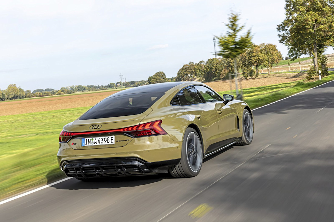 test-mercedes-audi-e-tron-2023-1.jpg