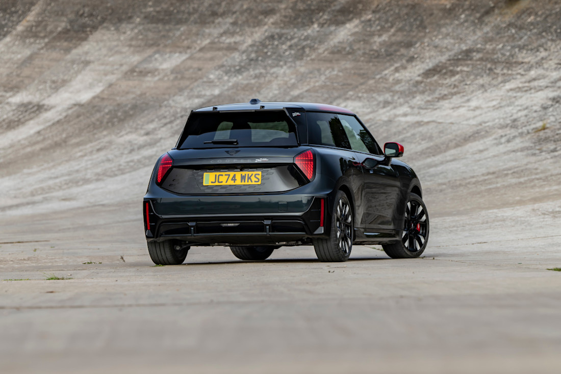 P90571680_highRes_the-mini-john-cooper.jpg