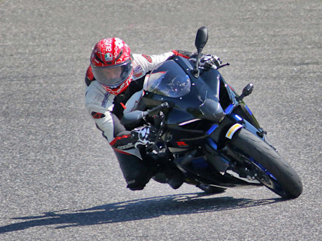 Editorial 2017 suzuki gsx r1000r 11 hb