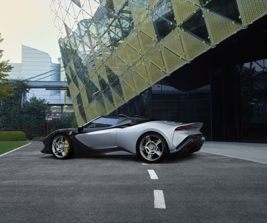 SP-8, fa il suo debutto una nuova Ferrari One-Off