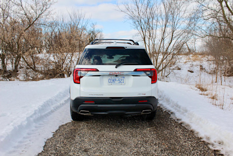 Editorial 2022 gmc acadia at4 07 pb