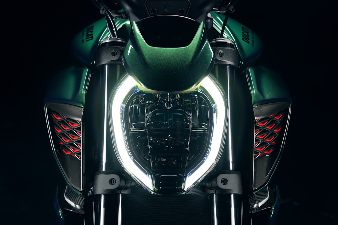 Ducati Diavel for Bentley - 5.jpg