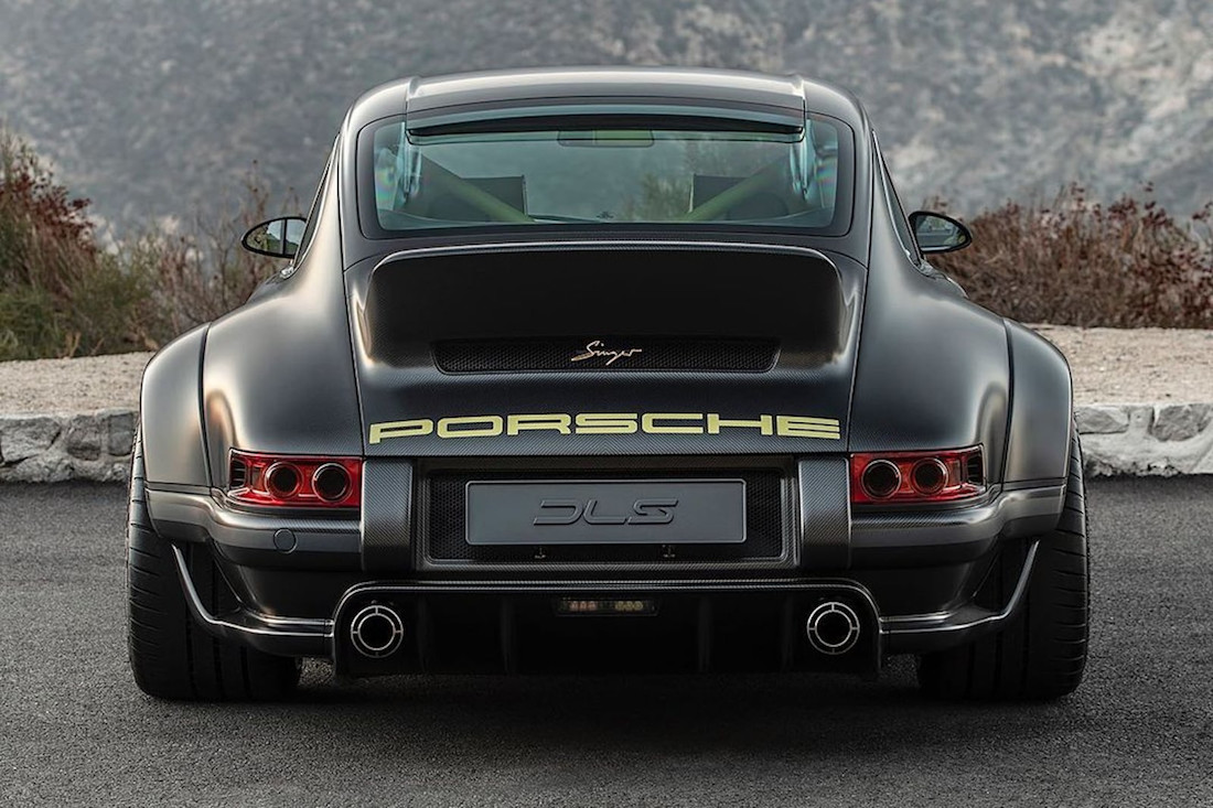 Porsche-911-964-singer-naples-commission (23).jpg