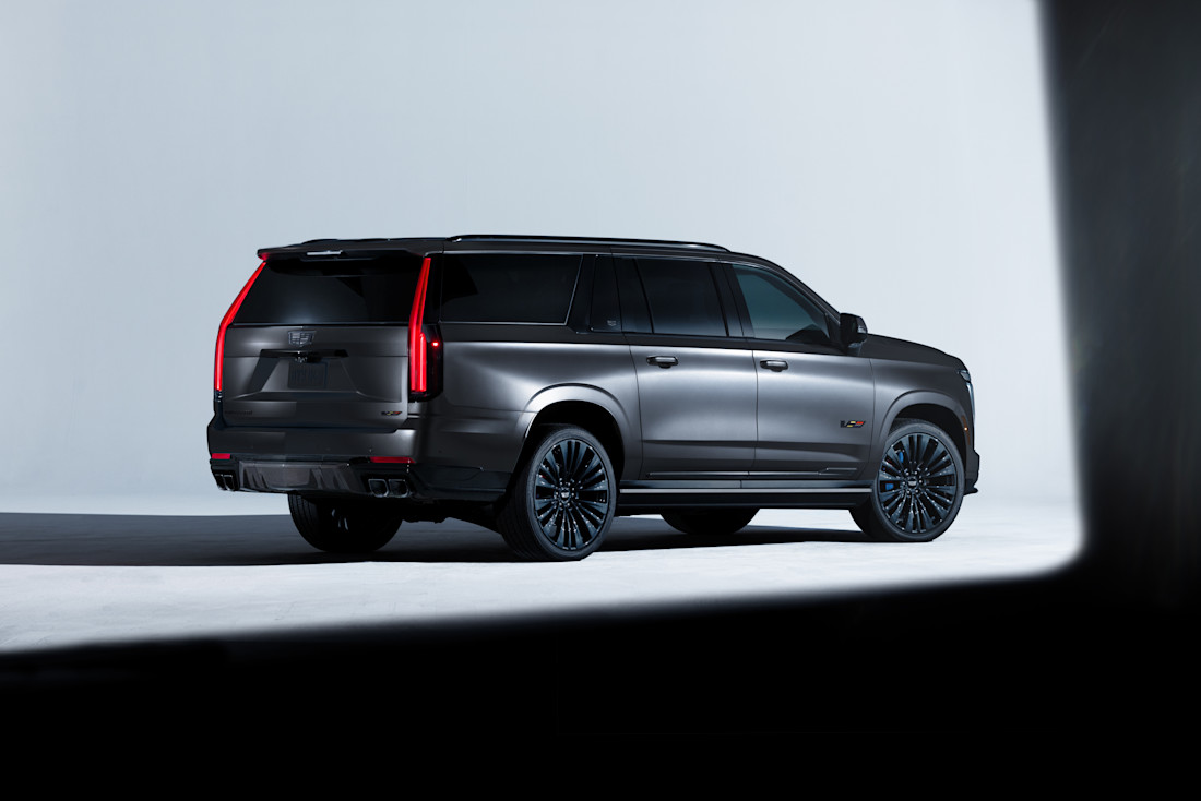MY27_Cadillac_Escalade_V_Collector_AP1_2254.jpg