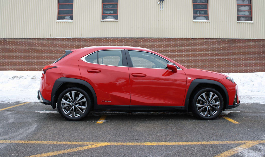 Lexus UX 250h AWD 2020 : essai hivernal Image