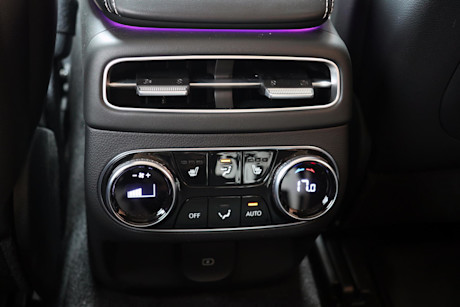 Editorial 2023 genesis electrified gv70 prestige td 230810 33 jm
