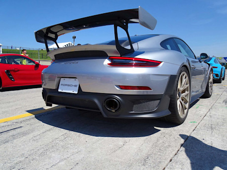 Editorial 2018 porsche 911 gt2 rs 07 jb