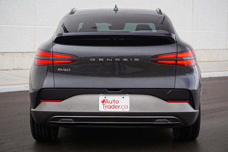Editorial 2024 genesis gv60 performance awd td 231128 06 di