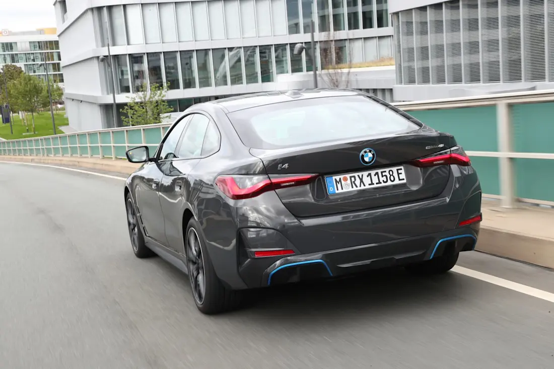 bmw-i4-polestar-2-2022-9
