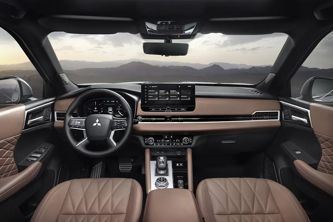 zo-gaat-de-nieuwe-mitsubishi-outlander-phev-2025-zijn-concurrenten-te-lijf-2024-02