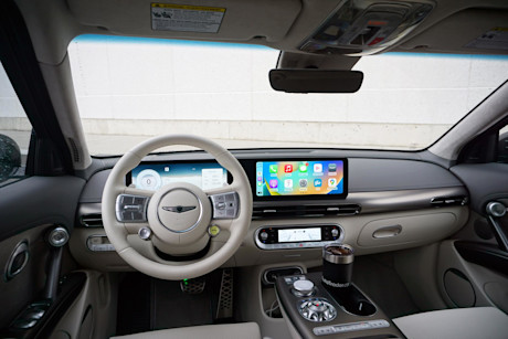 Editorial 2024 genesis gv60 performance awd td 231128 18 di