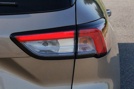 Editorial 2020 ford escape titanium hybrid 07 dw