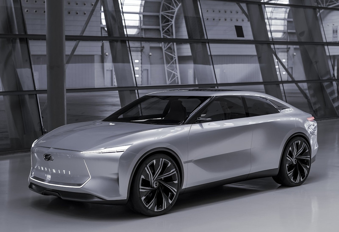 infiniti-qs-side