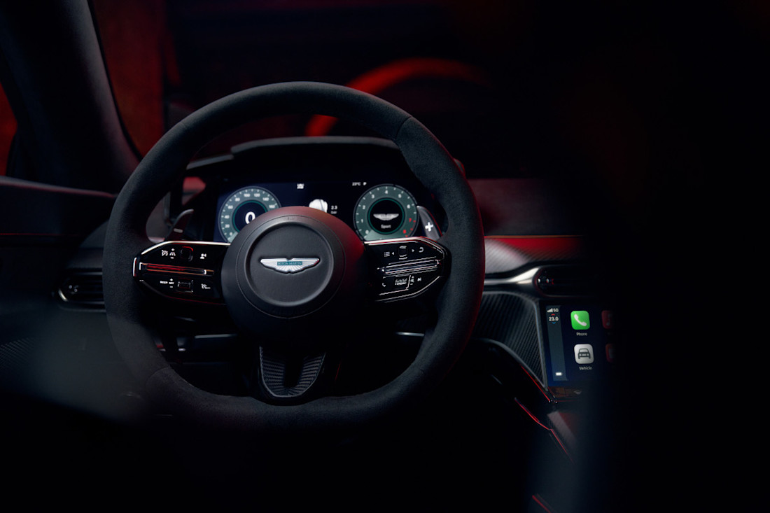 Aston-Martin-vantage-S-2025-interior (3).jpg