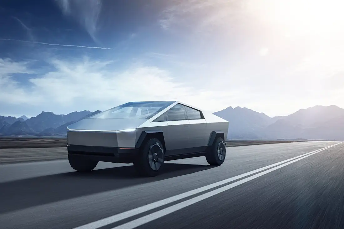 Tesla-Cybertruck-Dynamic Tesla-Cybertruck-Dynamic