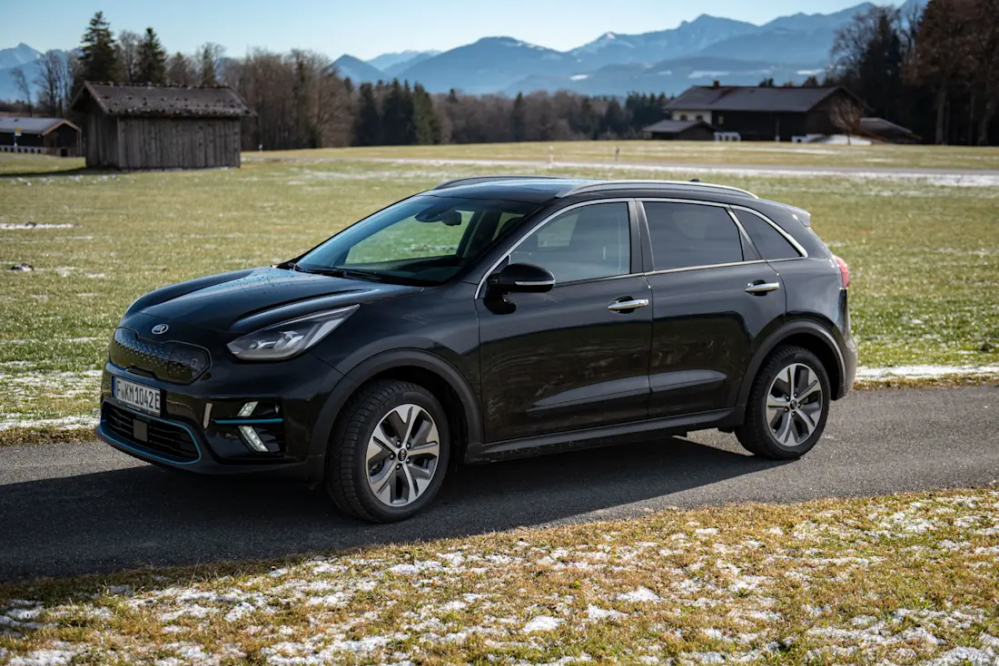 Kia-e-Niro-64-kWh-Front-Side Kia-e-Niro-64-kWh-Front-Side