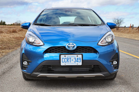 Editorial 2019 toyota prius c technology 02 jm