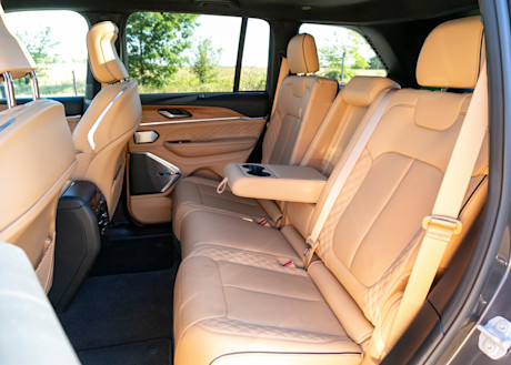 Editorial 2022 jeep grand cherokee summit reserve 15 jw