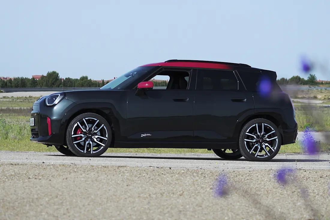 mini-aceman-john-cooper-works-2026 (10)