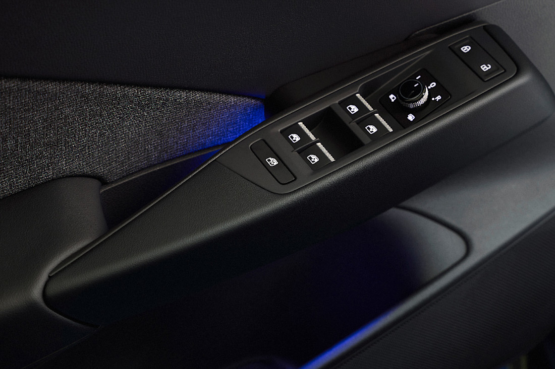 Volkswagen-ID3-NEO-2026-INTERIOR (2).jpg