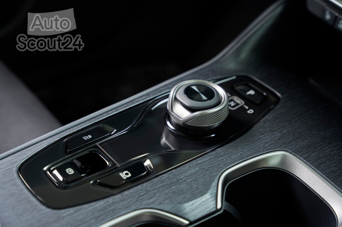 lexus-rz-450e (17).jpg