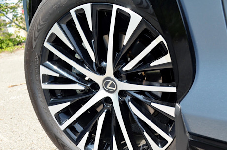 Lexus RZ 450e 2023 : essai routier Image