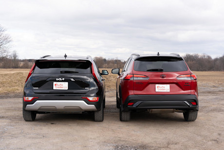 Editorial 2024 kia niro vs 2024 toyota corolla cross hybrid 240408 07 jw