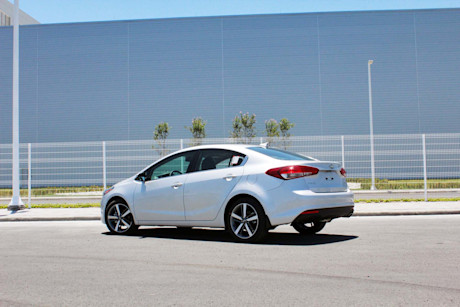 Editorial 2017 kia forte 06 pb