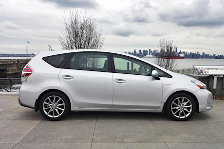 Editorial 2015 toyota prius v sh 10