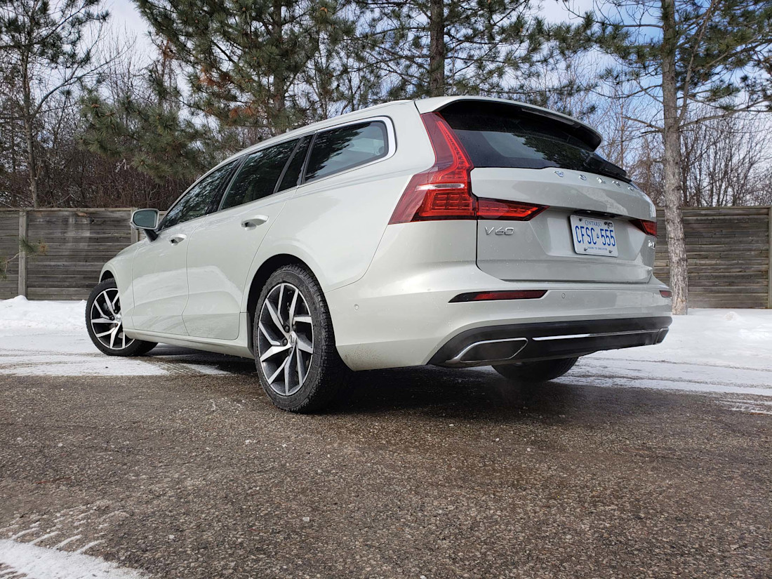Editorial 2019 volvo v60 inscription 04 sw