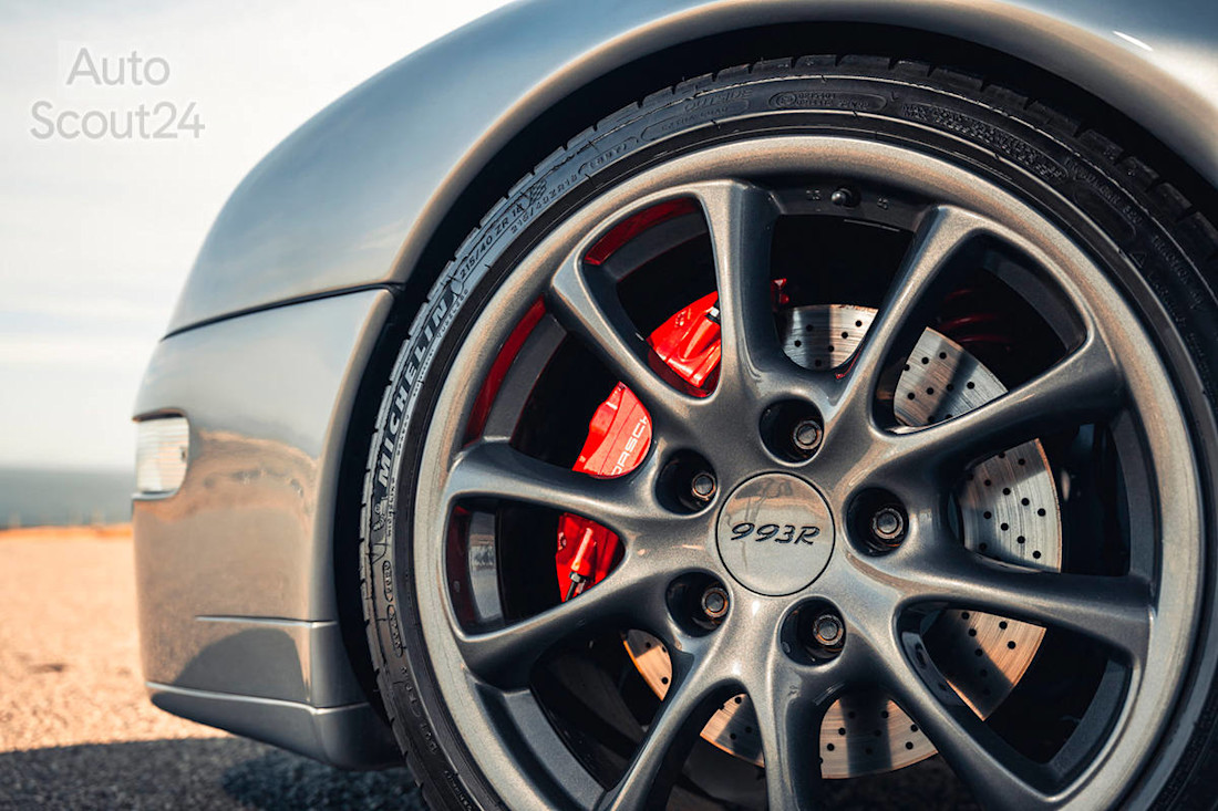 Autoart-993R-By-Paul-Stephens-Porsche-993 (13).jpg